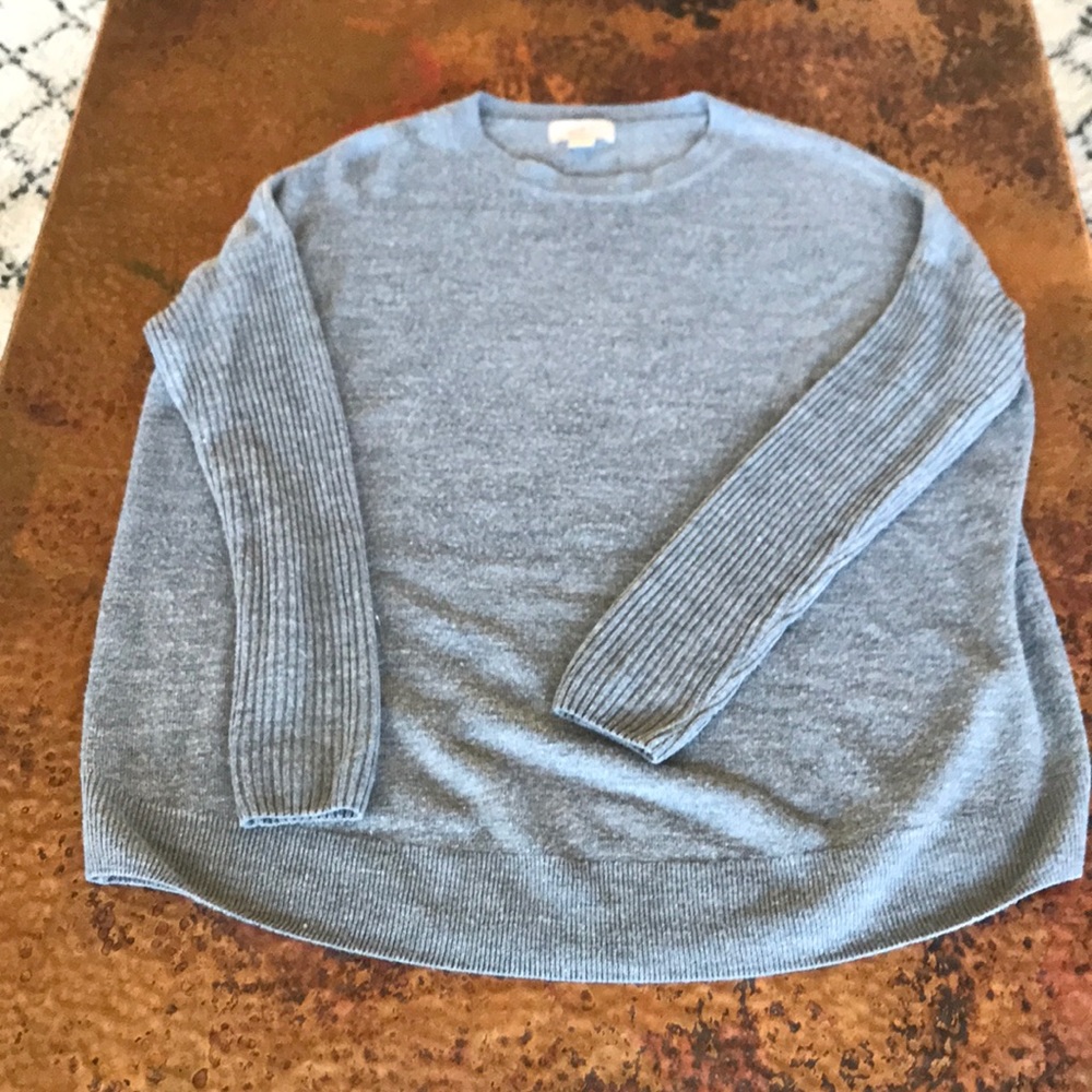 {Loft} Gray Crewneck Sweater. So soft! Size M.